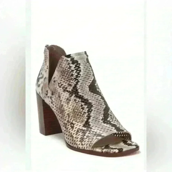 Vince Camuto Shoes - Vince Camuto Shoes